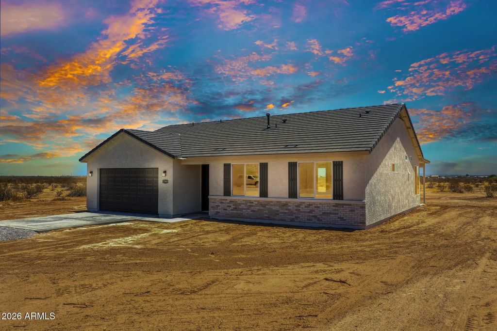17885 N Stonebluff Road, Maricopa