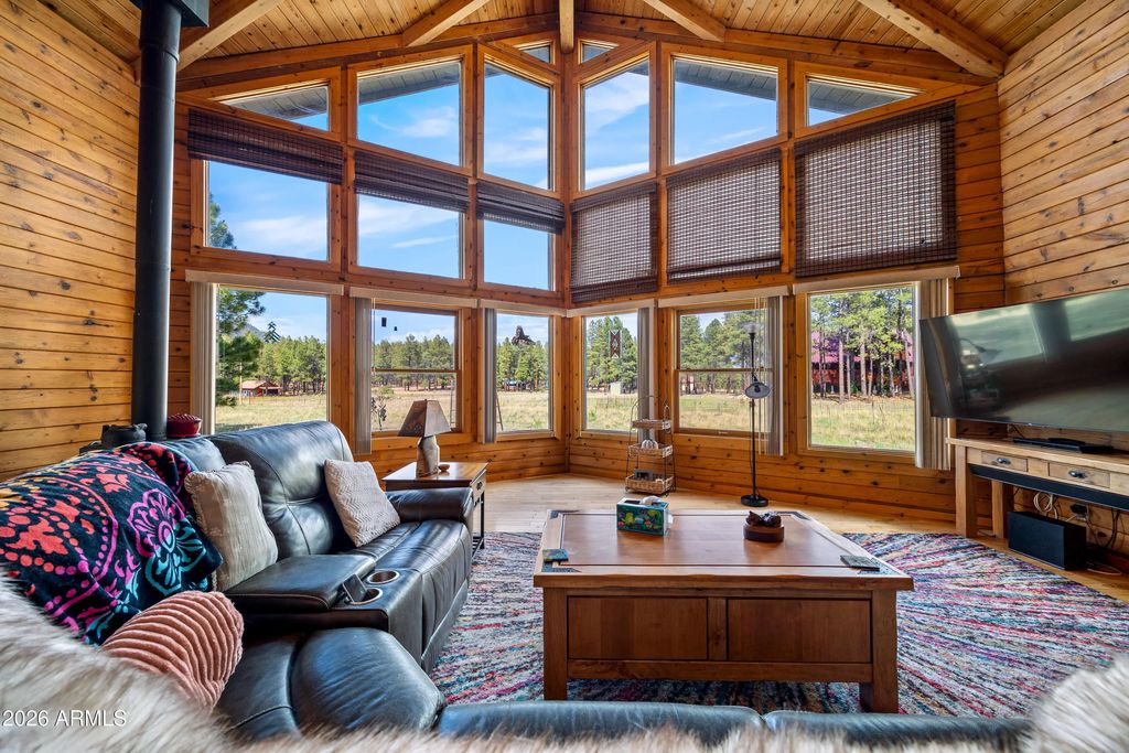 22 County Road 2082, Alpine