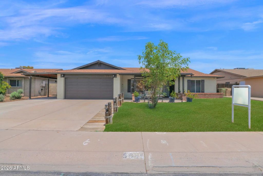 5640 W Redfield Road, Glendale