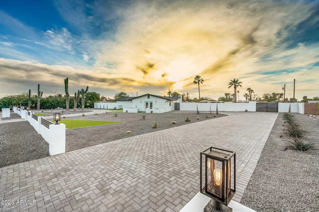 12216 N 65th Street, Scottsdale