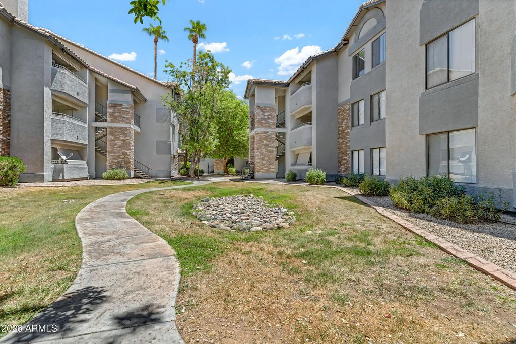 2025 E Campbell Avenue (unit 346), Phoenix