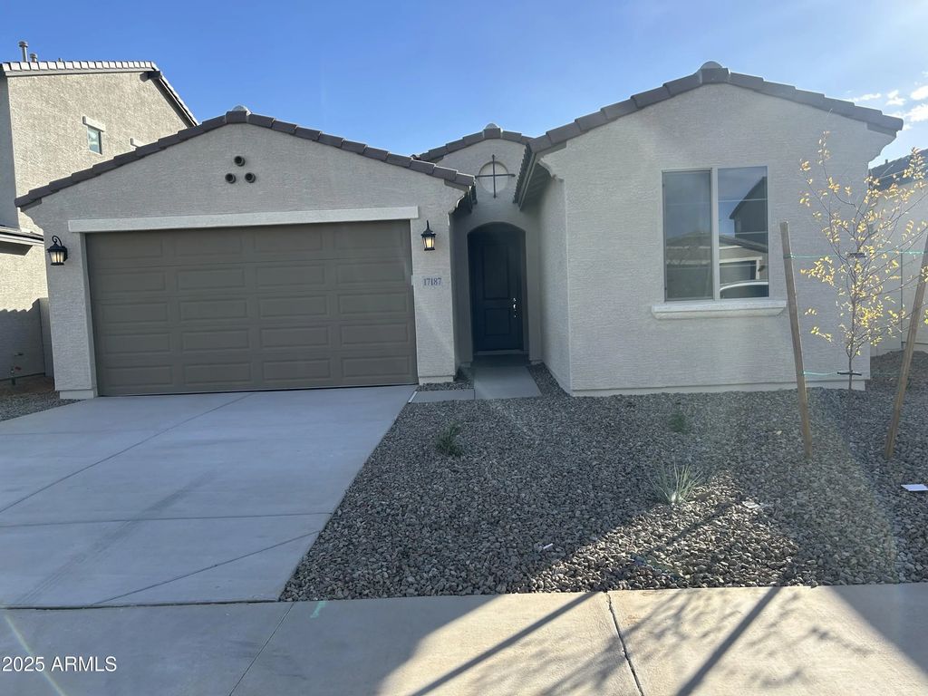 17157 W Windrose Drive, Surprise