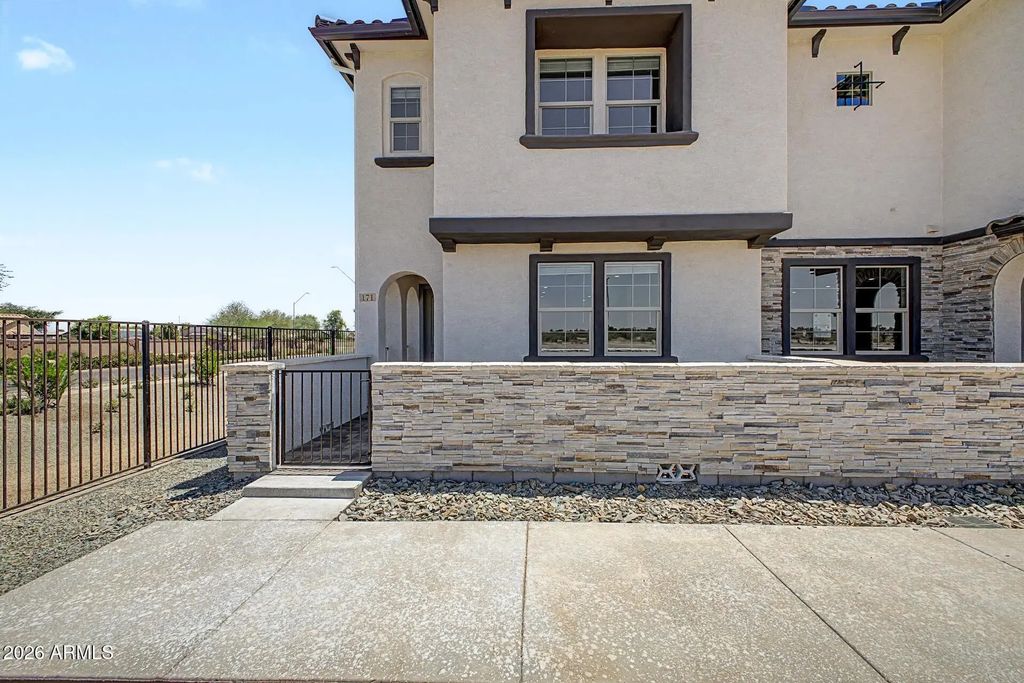 13975 W Luke 171 Parkway, Surprise