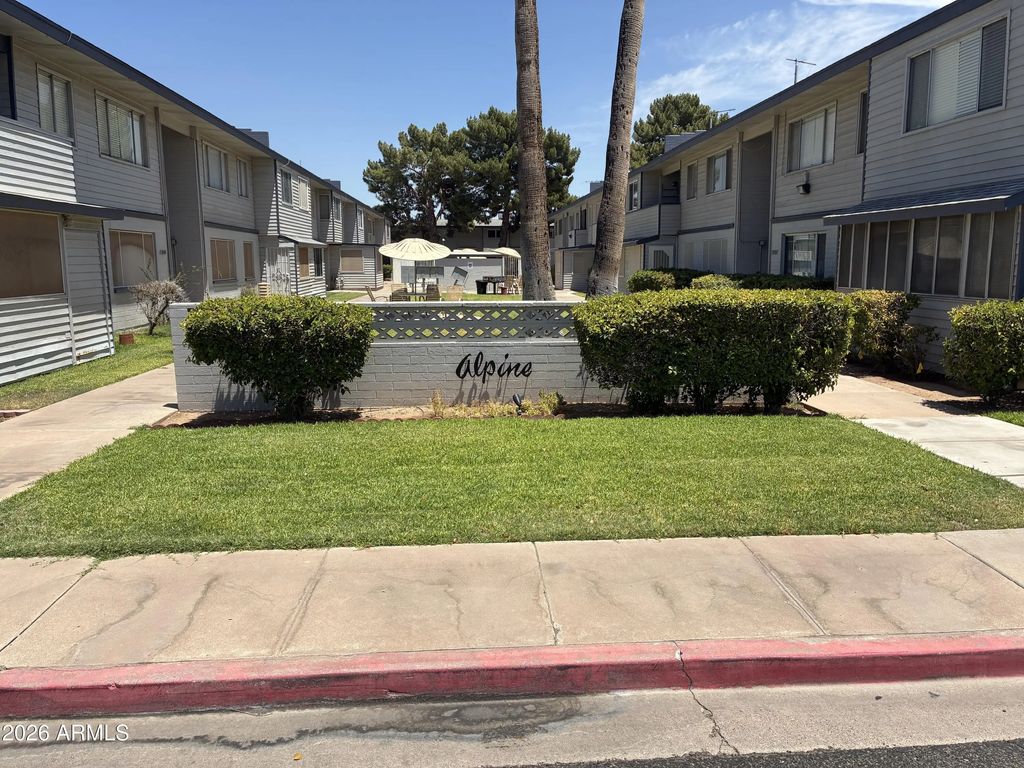 2551 W Rose Lane (unit A215), Phoenix