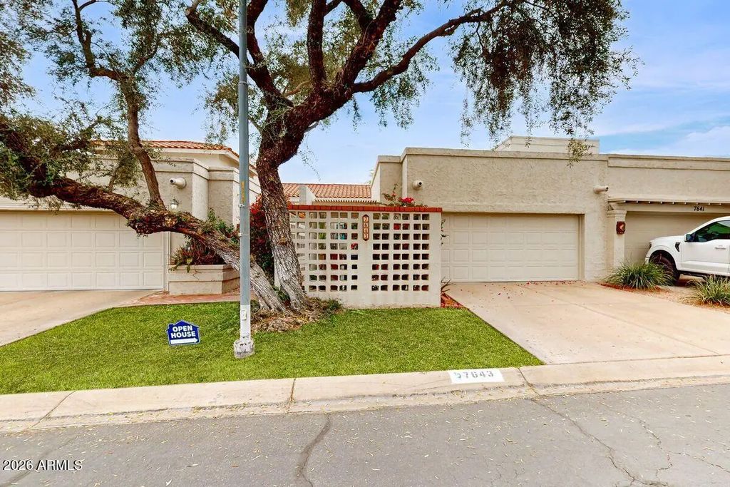 7643 E Sandalwood Drive, Scottsdale