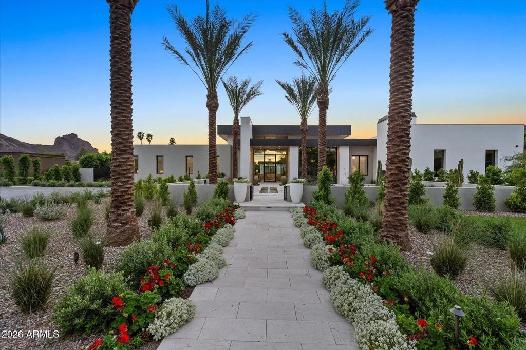 6528 N 60th Street, Paradise Valley