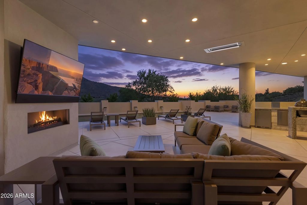 37021 N Holiday Lane, Carefree