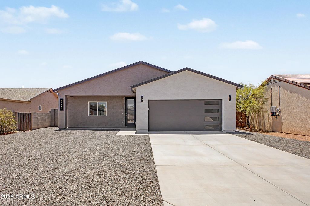 9435 W Concordia Drive, Arizona City