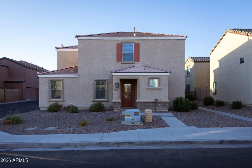 8236 W Albeniz Place, Phoenix