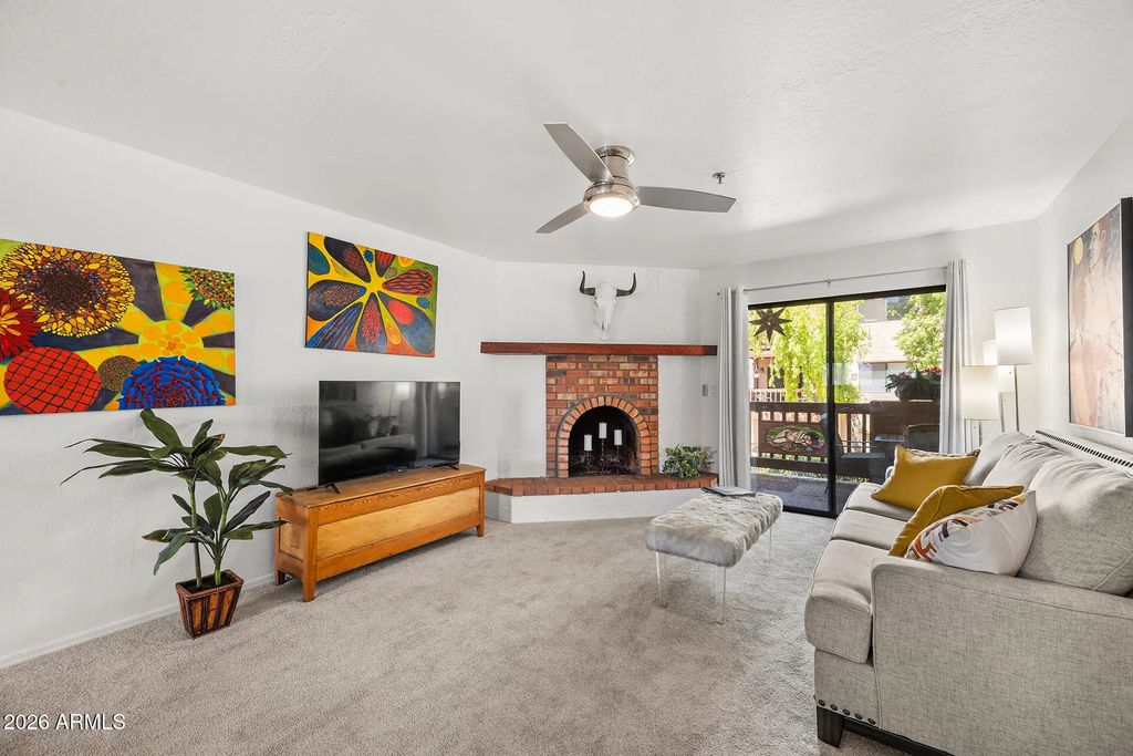 3031 N Civic Center Plaza (unit 215), Scottsdale