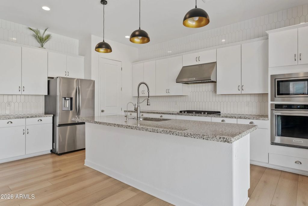 10204 E Thunderbolt Avenue, Mesa