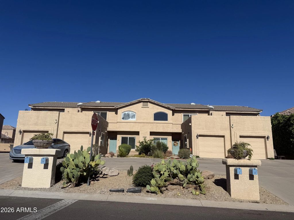 12820 N Mountainside Drive (unit B), Fountain Hills