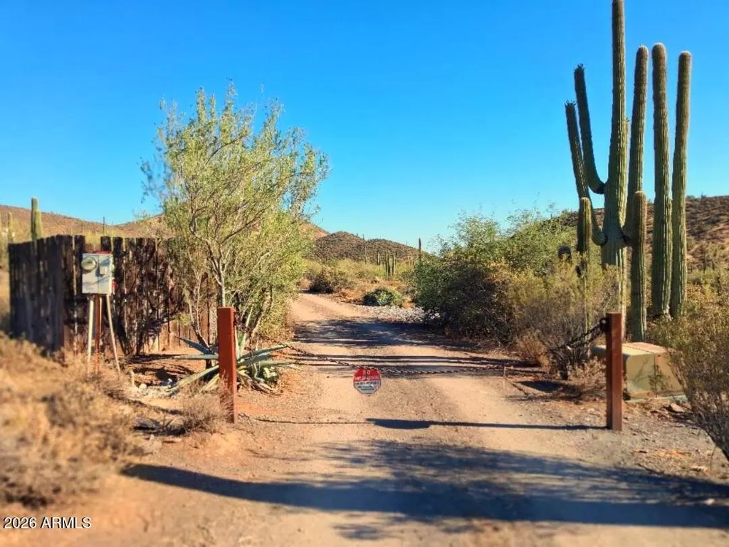 424xx N Fleming Springs -- (unit H), Cave Creek