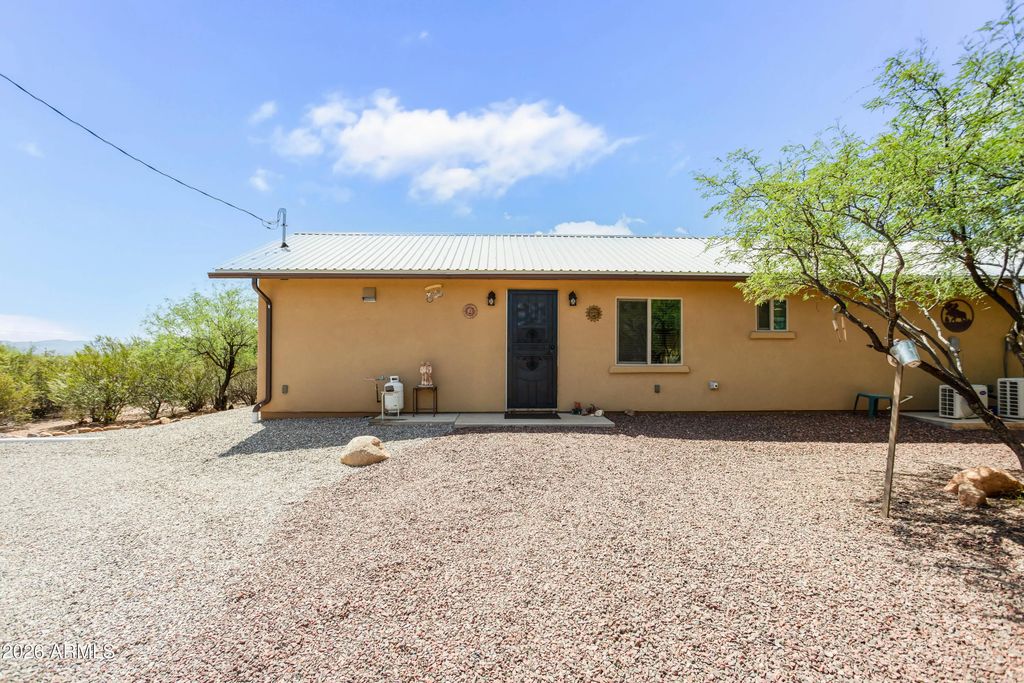 1838 E Hootin Holler Trail, Huachuca City