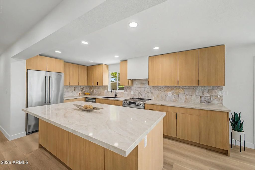 3440 E Sunnyside Drive, Phoenix
