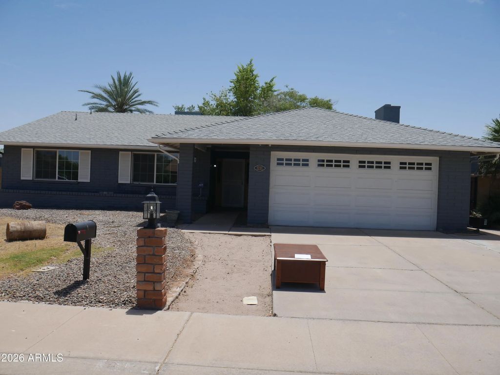 1201 W Loughlin Drive, Chandler