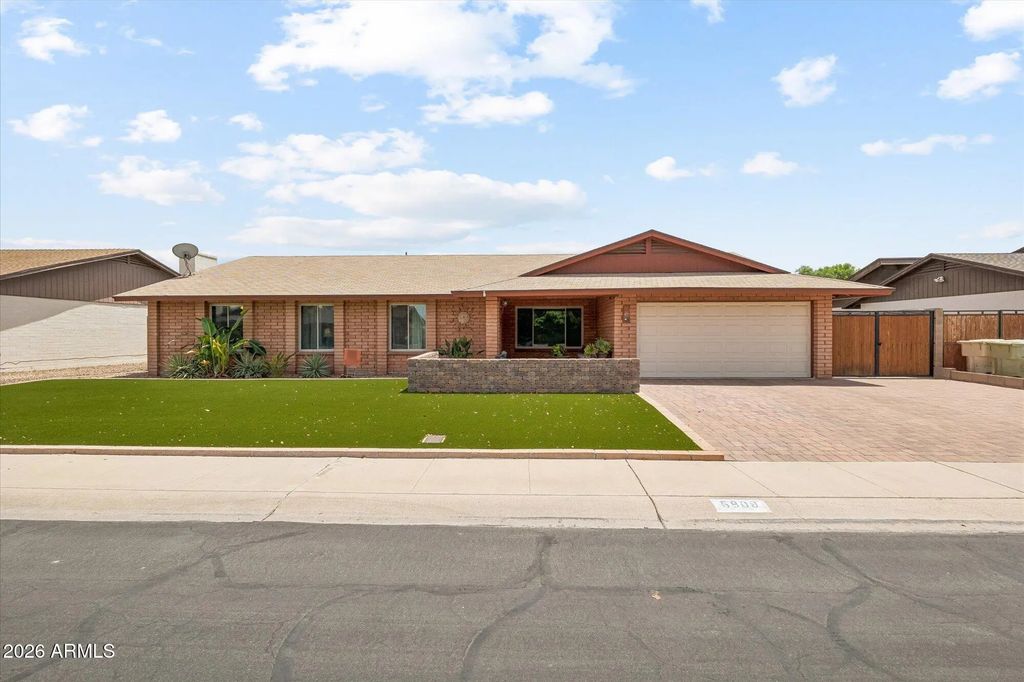 5809 W Purdue Avenue, Glendale