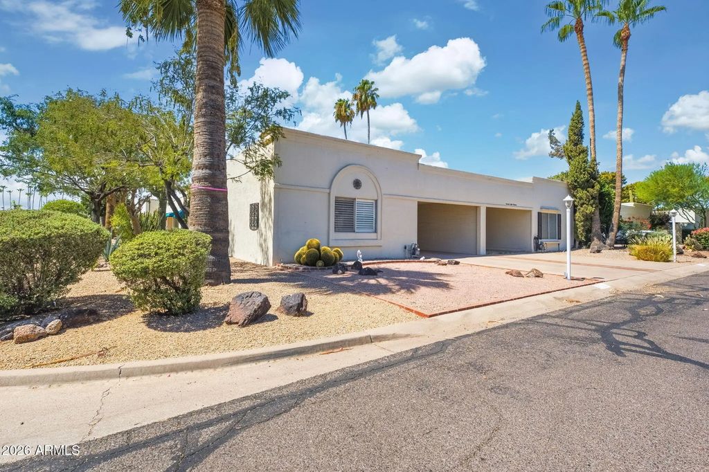 7823 E Bonnie Rose Avenue, Scottsdale