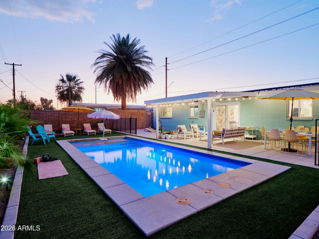 7313 E Oak Street, Scottsdale