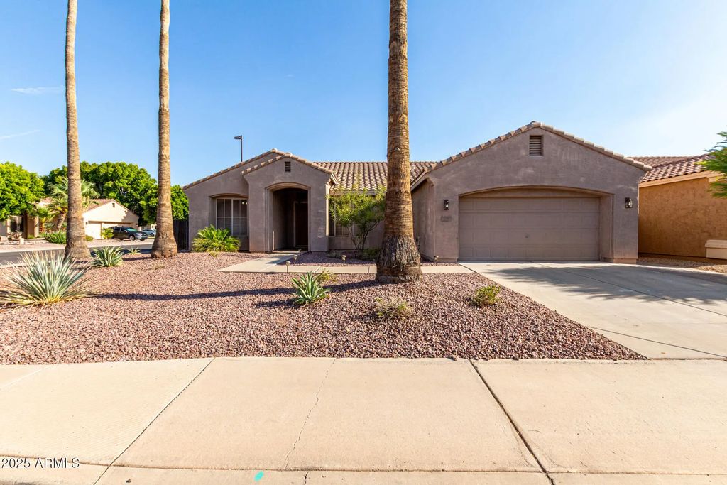 359 E Horseshoe Avenue, Gilbert