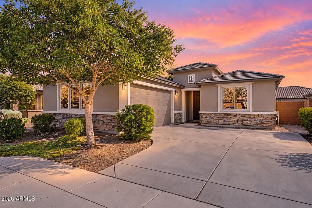 26051 W Lone Cactus Drive, Buckeye