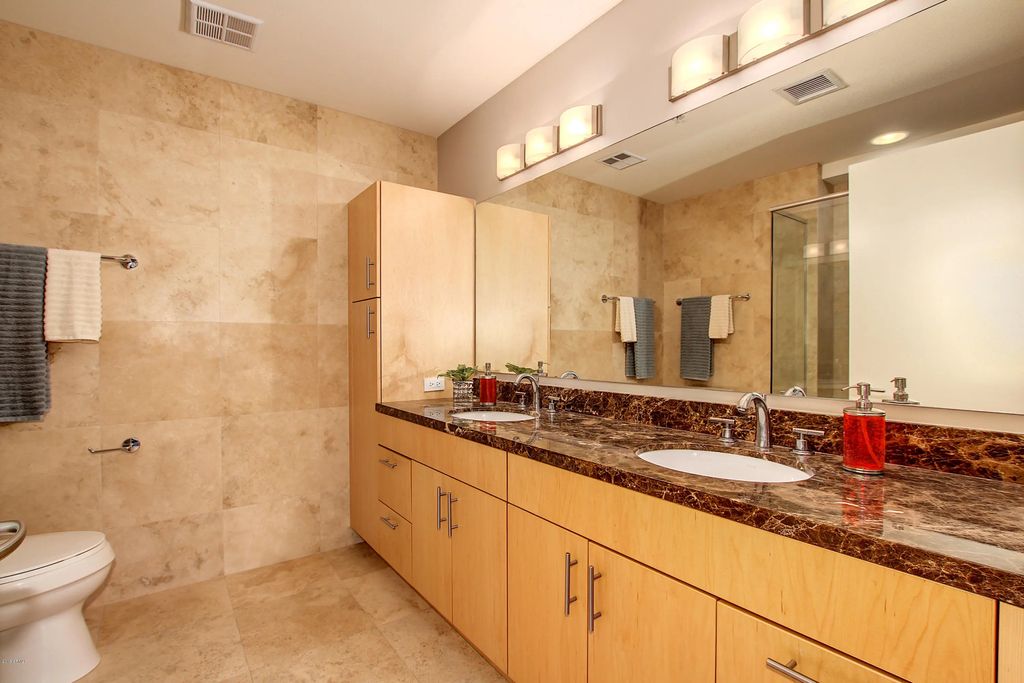 7117 E Rancho Vista Drive (unit 2004), Scottsdale