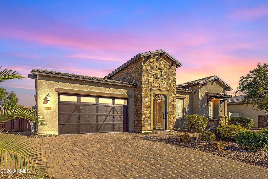 7623 S Barlow Drive, Gilbert