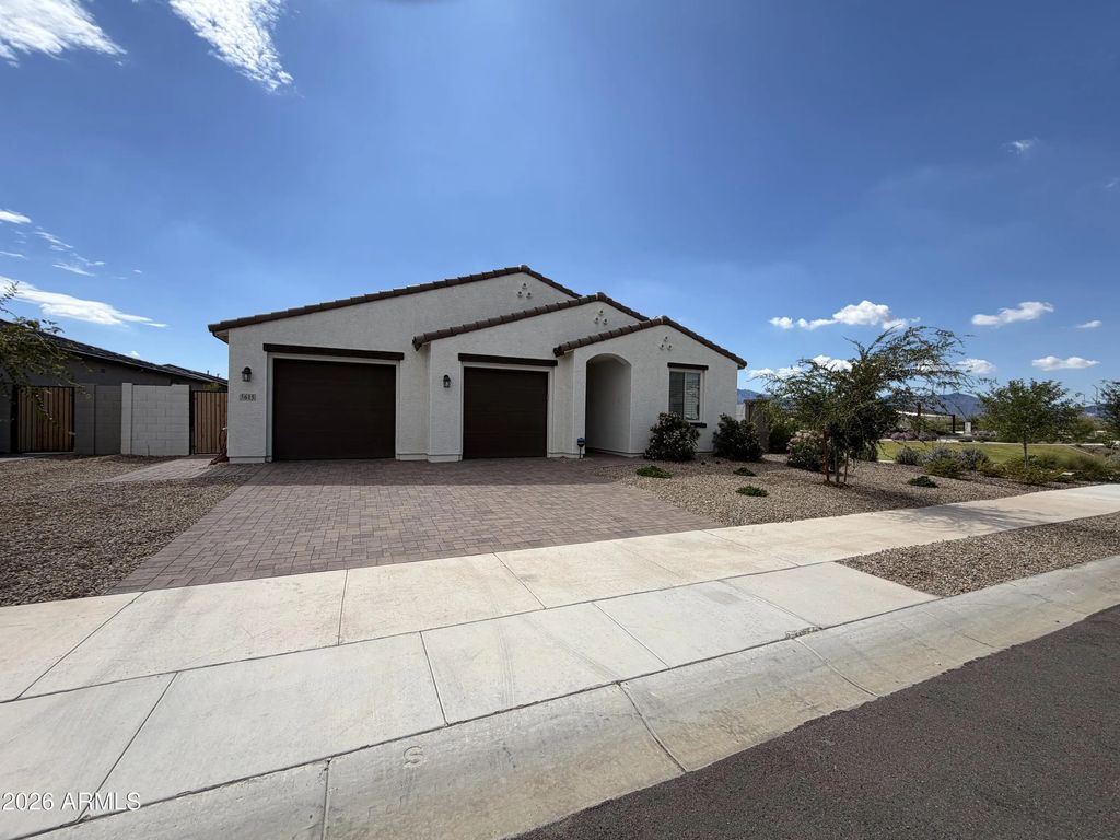 5615 W Paseo Way W, Laveen