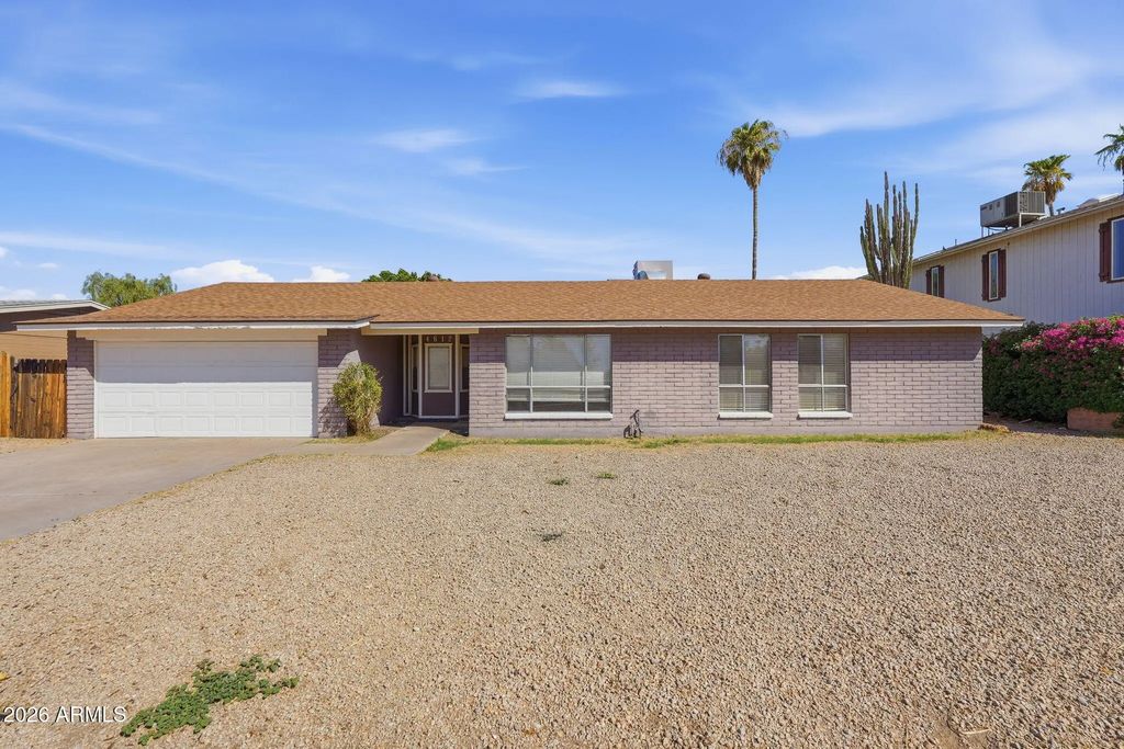 4612 W Saguaro Drive, Glendale