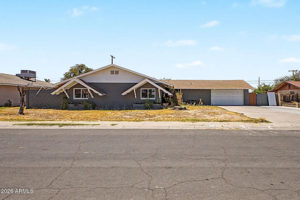 6017 W Medlock Drive, Glendale
