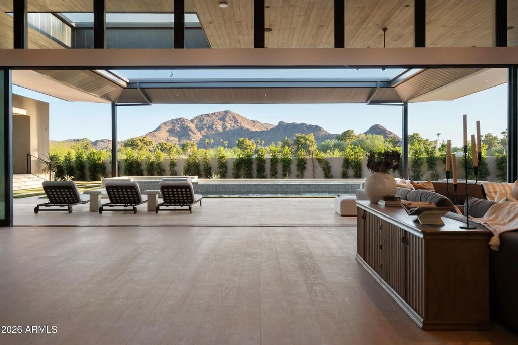 5909 E Sanna Street, Paradise Valley