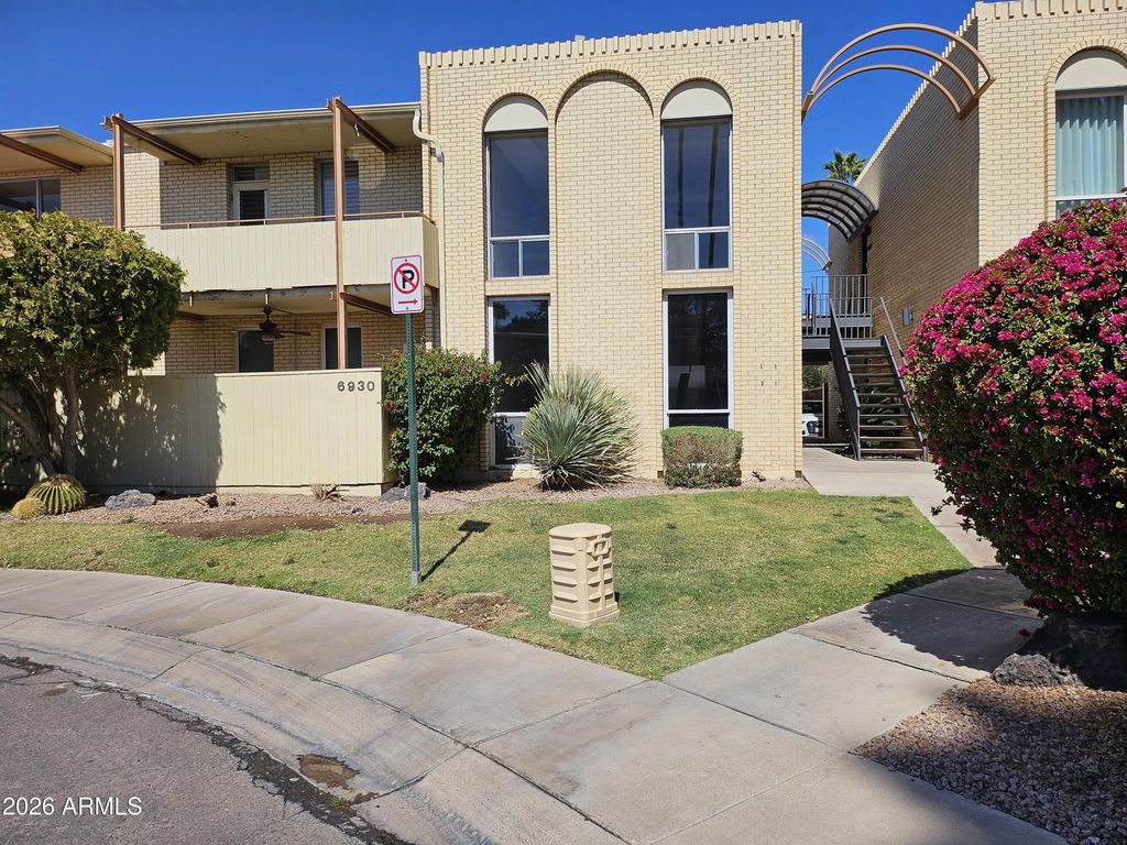 6930 E 3rd Street, Scottsdale