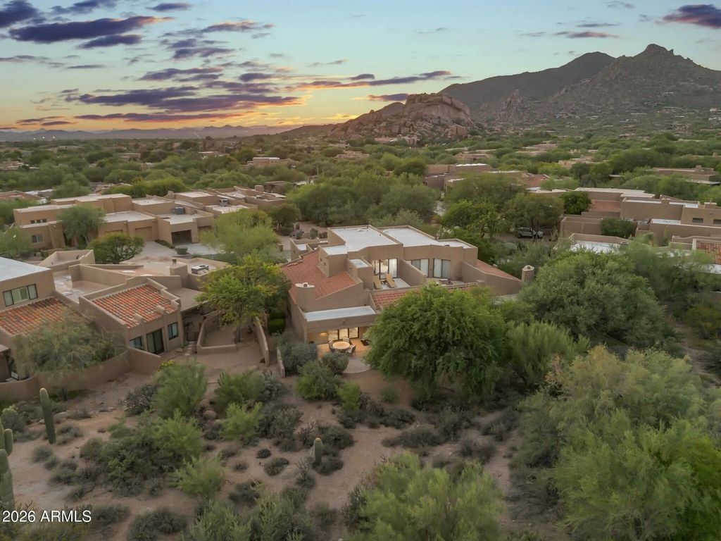 9220 E Whitethorn Circle, Scottsdale