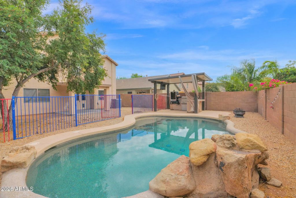 2521 W Red Fox Road, Phoenix