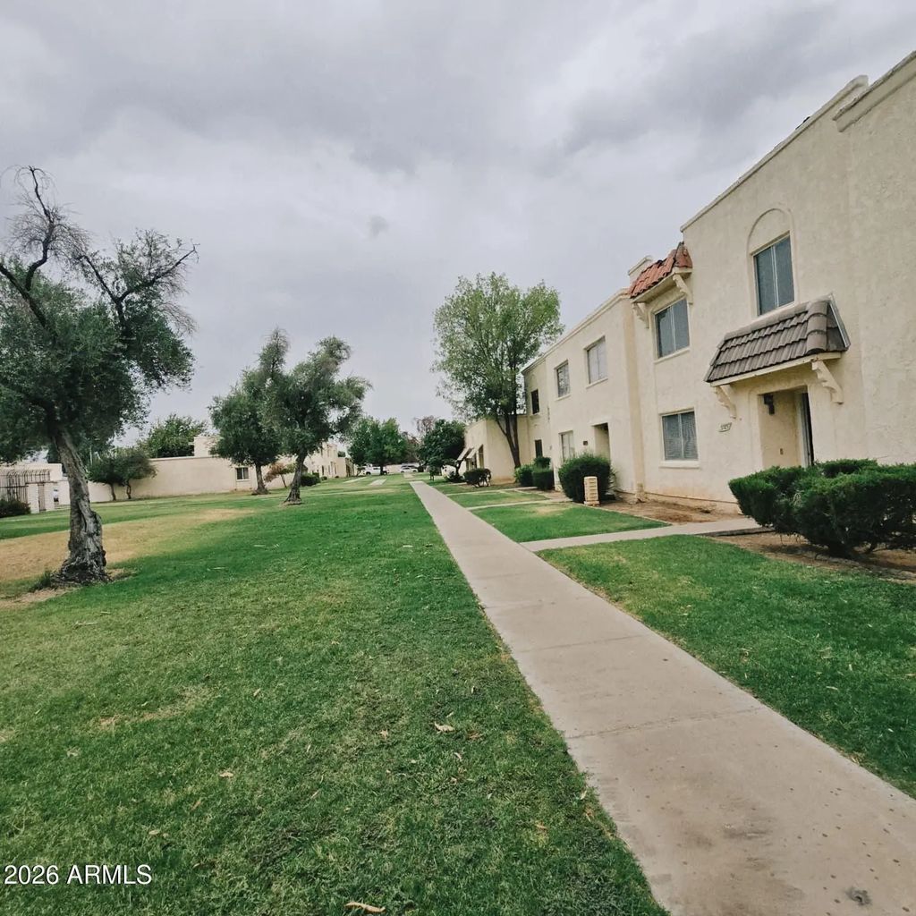 5725 N 44th Lane, Glendale