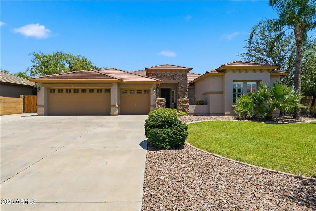 845 N Thunderbird Avenue, Gilbert