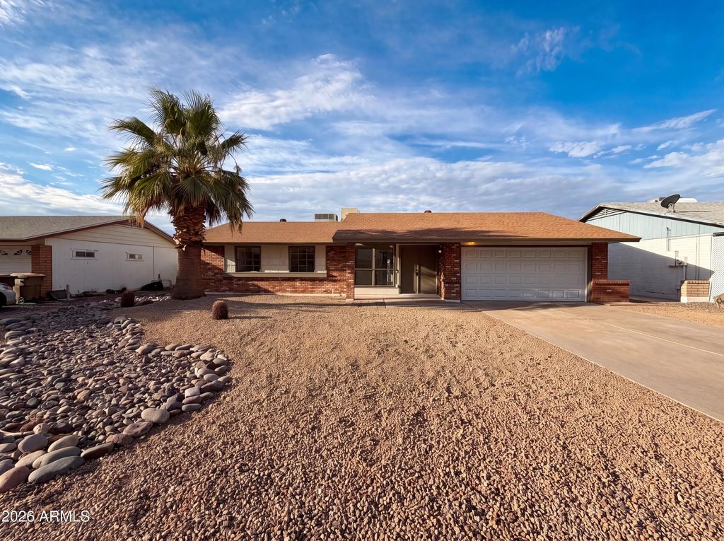 10501 W Loma Lane, Peoria