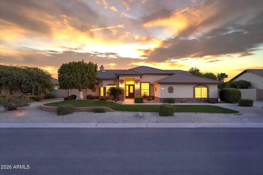 4637 W Misty Willow Lane, Glendale