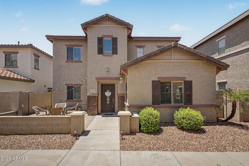 14242 W Country Gables Drive, Surprise