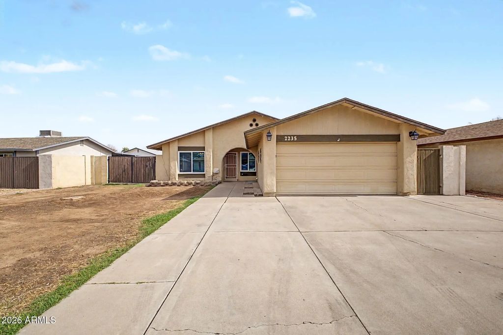 2235 W El Moro Avenue, Mesa