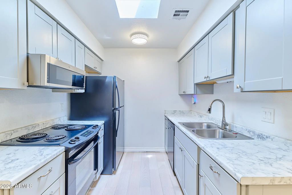 9027 W Elm Street (unit 7), Phoenix