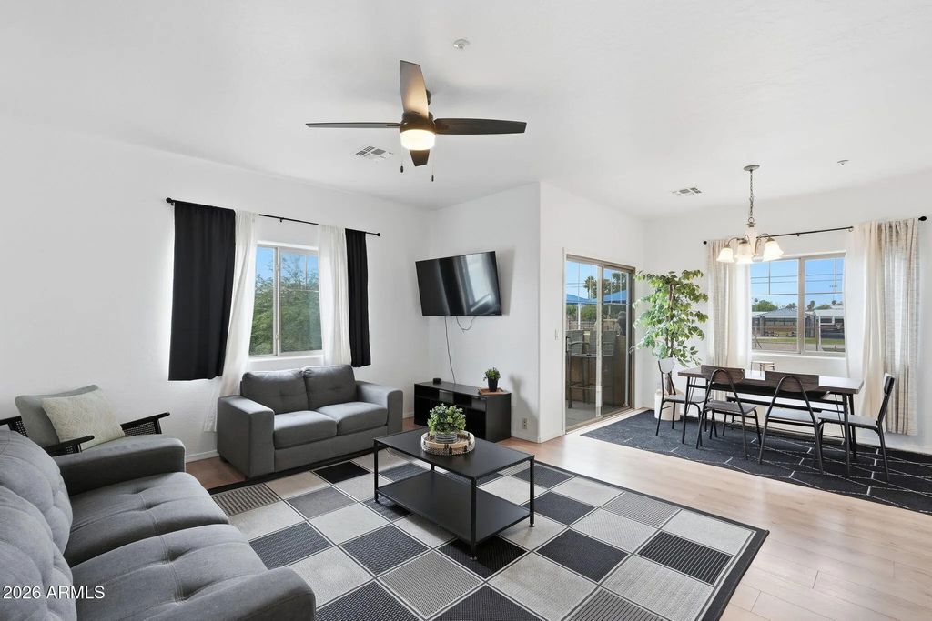 525 N Miller Road (unit 216), Scottsdale