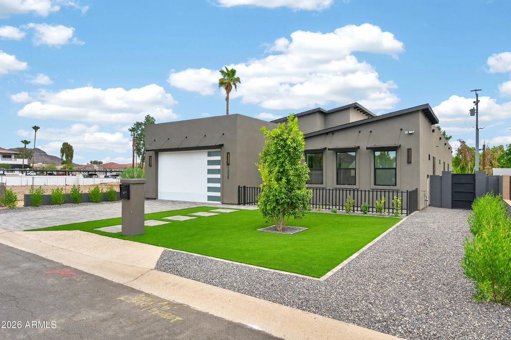 1335 E Kaler Drive, Phoenix