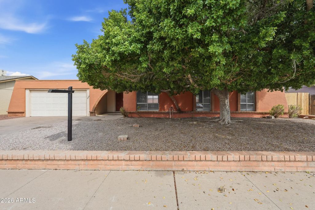 4616 W Saguaro Drive, Glendale