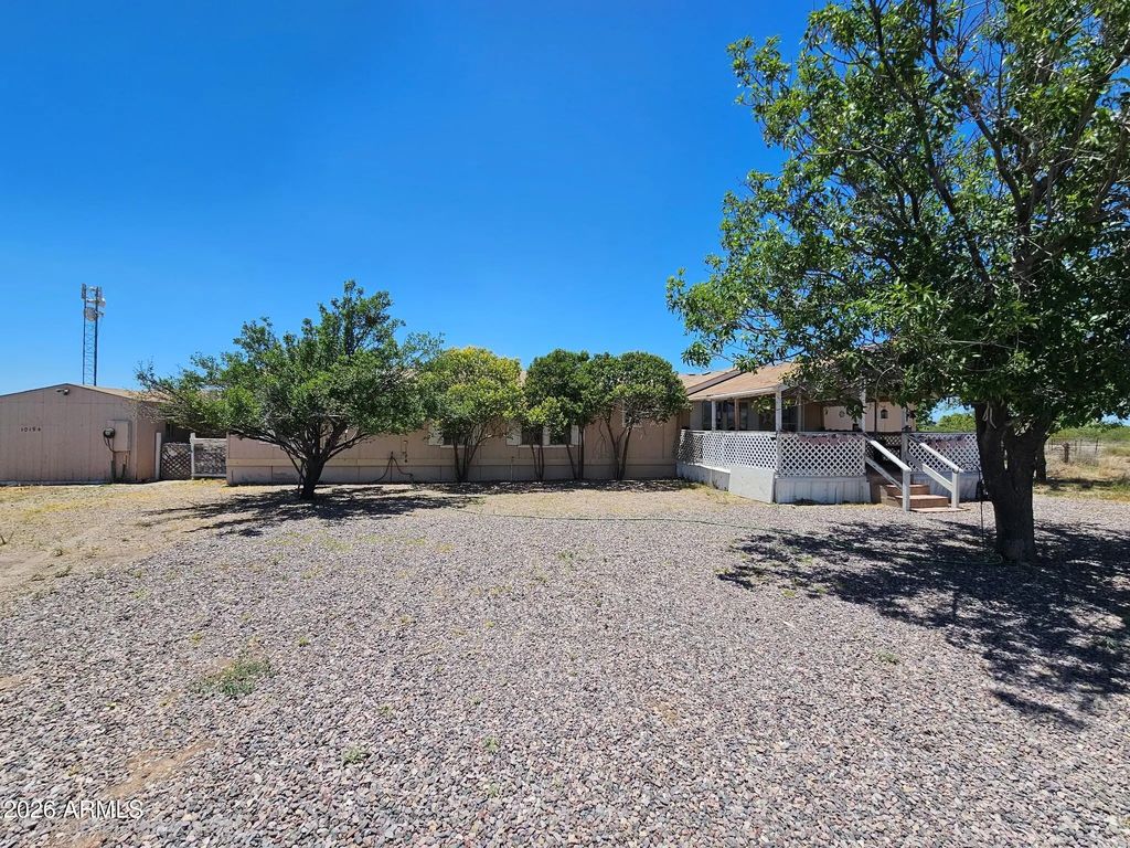 10194 N Mormon Road, Elfrida