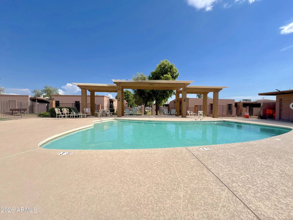 5970 W Augusta Avenue, Glendale