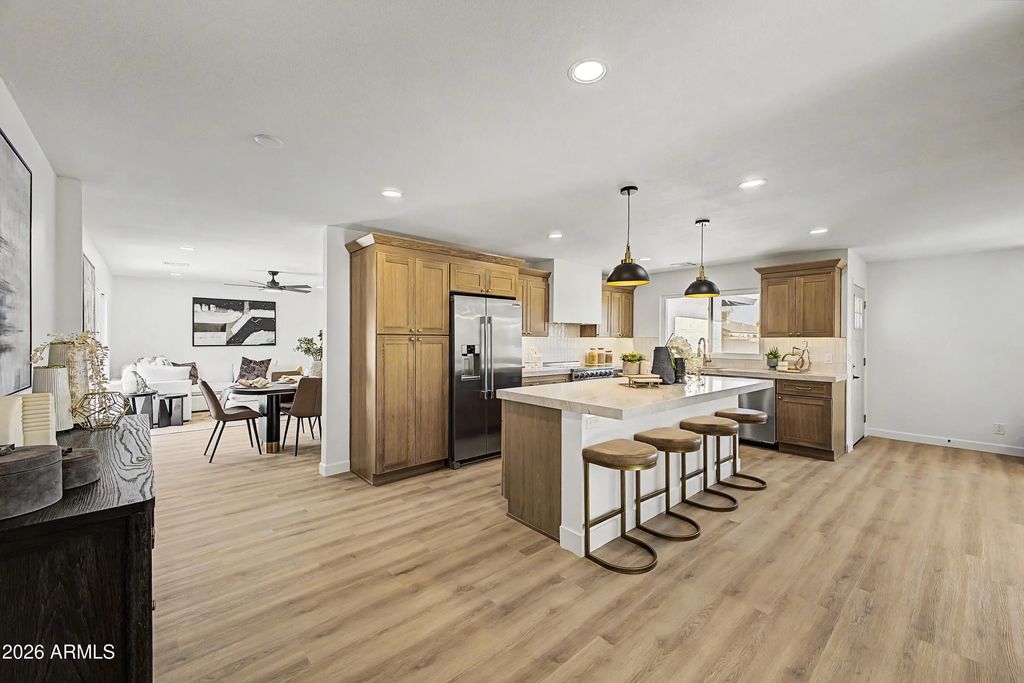 4916 W Grovers Avenue, Glendale