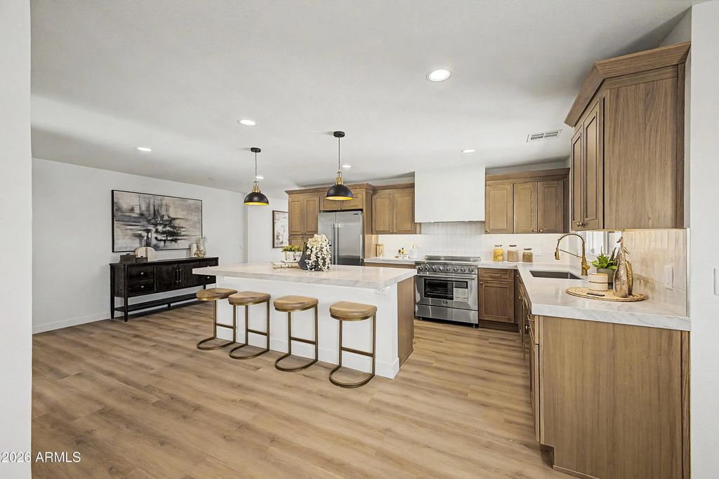 4916 W Grovers Avenue, Glendale