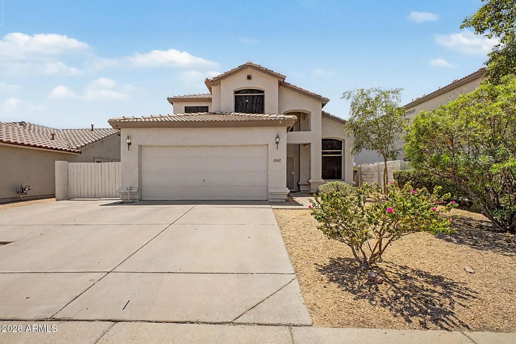 6947 W Via Del Sol Drive, Glendale