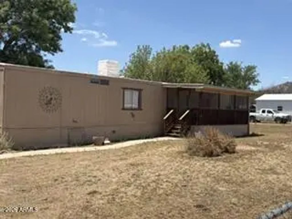 18386 S Pioneer Avenue, Peeples Valley
